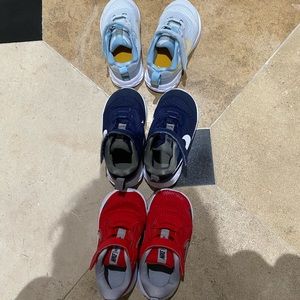 Toddler Bundle Nike revolution size 7 sneakers
